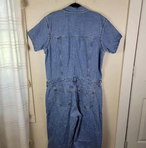 Abercrombie & Fitch Medium Wash Short Sleeve Straight Leg Tall Denim Jumpsuit - Picture 8 of 13